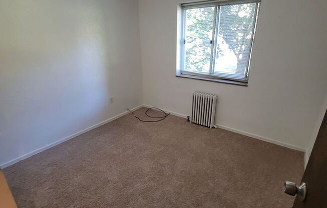 2 beds, 1 bath, 610 sqft, $975