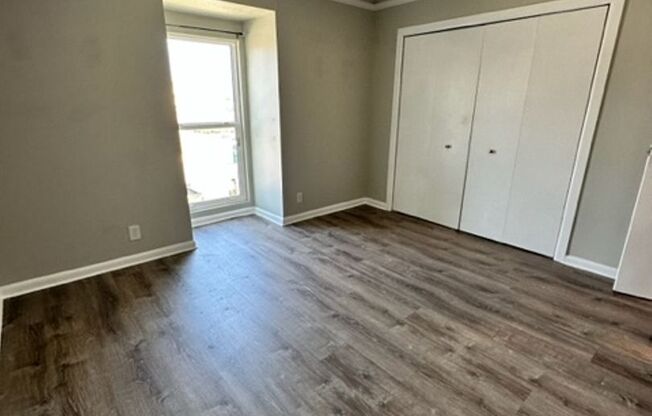 2 beds, 1 bath, $2,050, Unit #6393