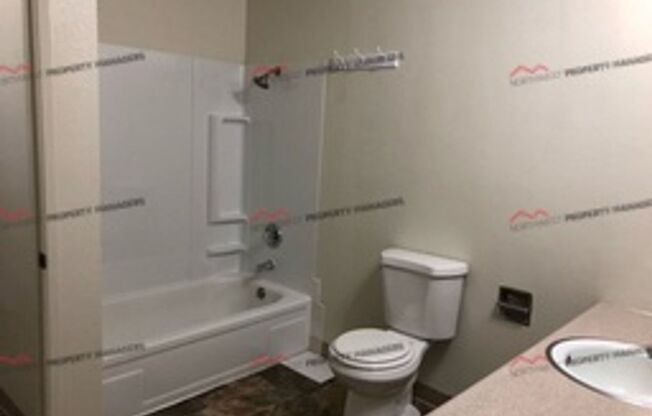 1 bed, 1 bath, 640 sqft, $1,140, Unit #36