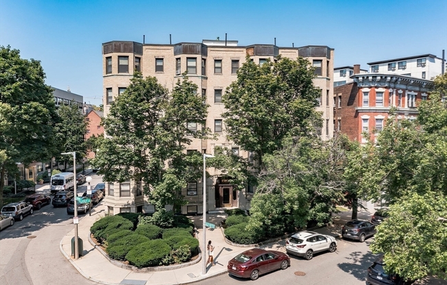 1 bed, 1 bath, 550 sqft, $3,750, Unit 37