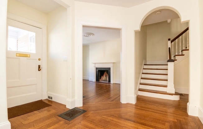 16 FLETCHER ST