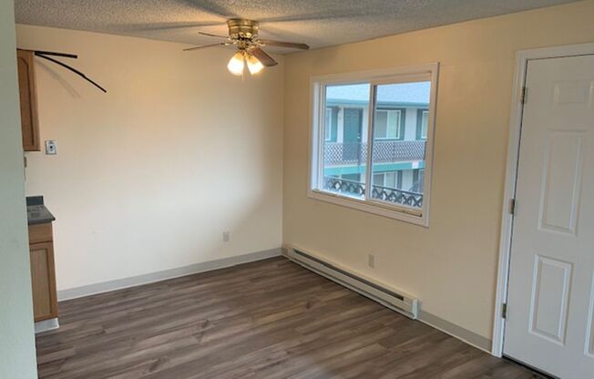 2 beds, 1 bath, 700 sqft, $1,475, Unit 2