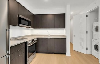 2 beds, 1 bath, $5,685, Unit 23M