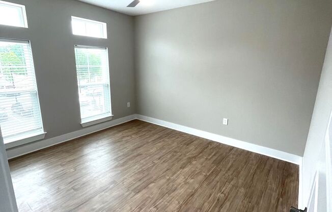 2 beds, 2 baths, 1,081 sqft, $1,682, Unit 1-220