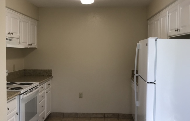 3 beds, 2 baths, 1,050 sqft, $1,895