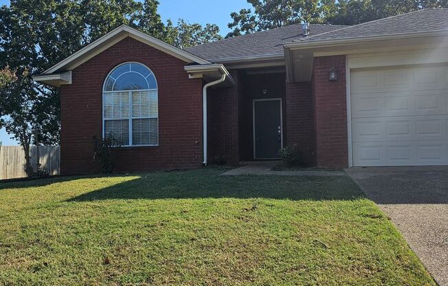 Beautiful 3 bed 2 bath for rent in Van Buren! **AVAILABLE NOW**