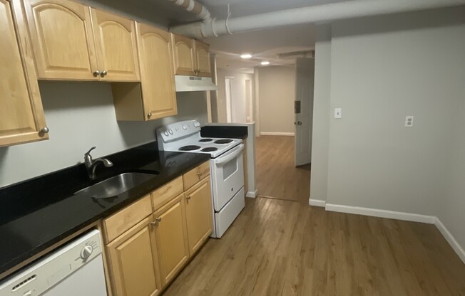4 beds, 2 baths, $5,900, Unit 51