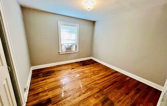 2 beds, 1 bath, $1,095