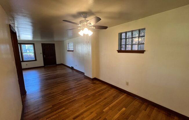 2 beds, 1 bath, $925, Unit 81 N. Sprague Avenue