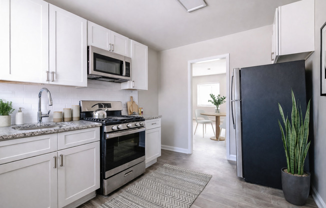 2 beds, 1 bath, 850 sqft, $1,200, Unit 26-E7