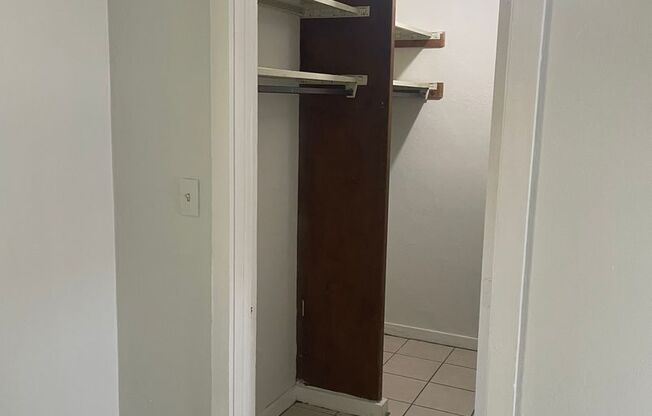 1 bed, 1 bath, $850, Unit UNIT 8