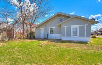 Wonderful 3BD/2BTH Minutes Away From the Paseo, The Plaza, And Bricktown!