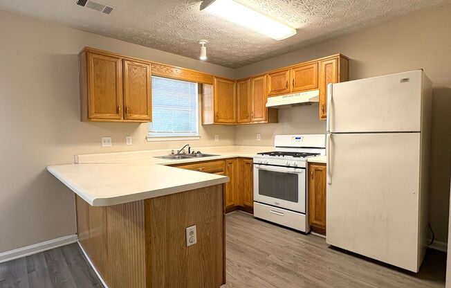 Spacious Townhouse with Convenient Location