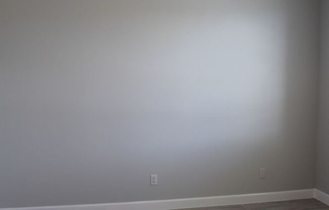 405 COLEFORD LN.