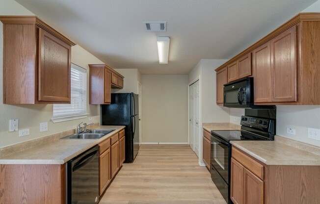 1504 BIG THICKET DR