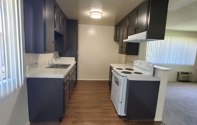 2 beds, 1 bath, 780 sqft, $2,200, Unit 35