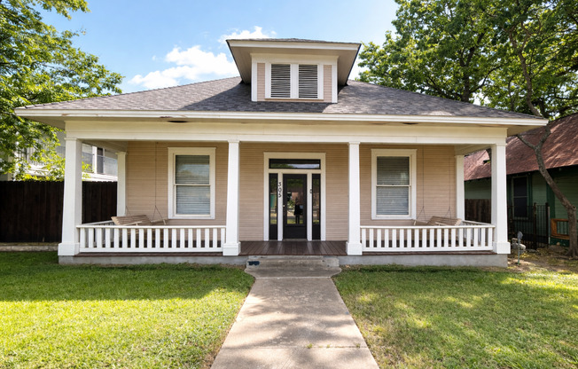 305 W 38th St, Austin - Great 4X2 Home Close to UT Campus