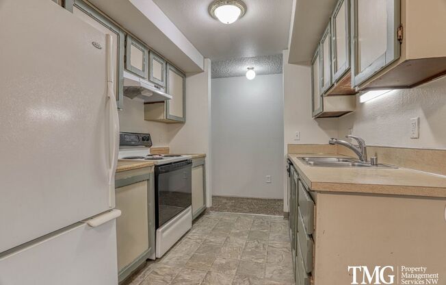 3 beds, 2 baths, 1,080 sqft, $1,995, Unit 804