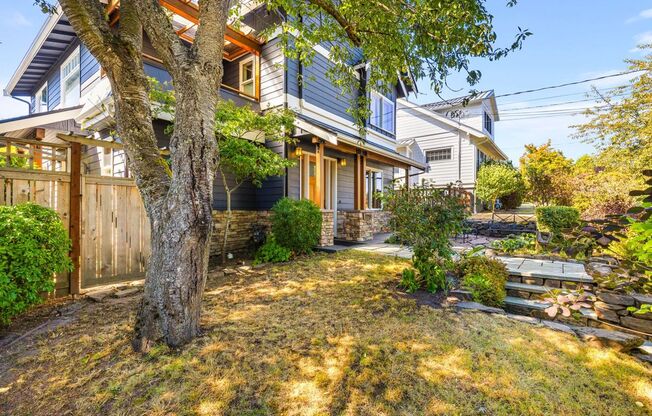 MOVE IN SPECIAL!! Beautiful Ravenna Home