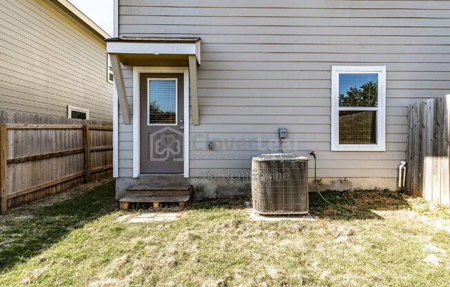 3 beds, 2.5 baths, 1,261 sqft, $1,397, Unit 24