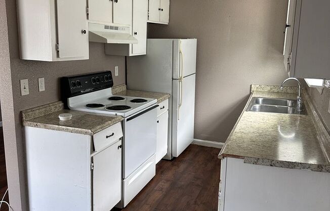 2 bedroom / 1 bath four-plex in Bryan (Northgate Area)