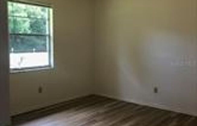 2 beds, 1.5 baths, 839 sqft, $1,300, Unit "B"