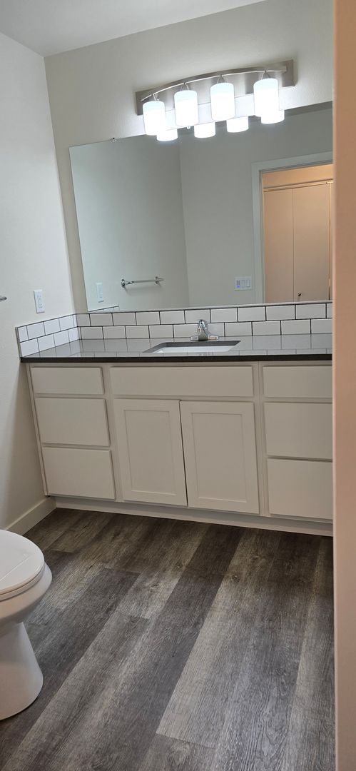 2 beds, 2 baths, 981 sqft, $1,950, Unit 118
