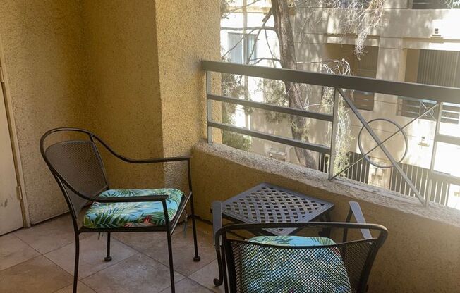 2 beds, 2 baths, $2,195, Unit 213