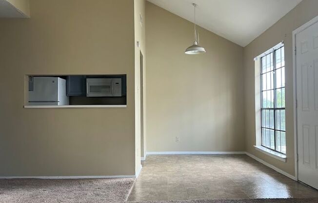 2 beds, 2 baths, $1,700, Unit Unit 303