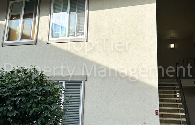 Meticulously renovated 2 Bd/1 Ba, 889 sf, ground-floor Walnut Creek condo!