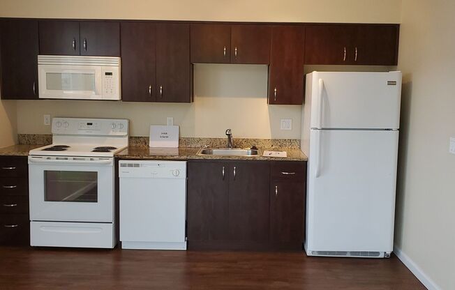 1 bed, 1 bath, 546 sqft, $1,405, Unit 3-218