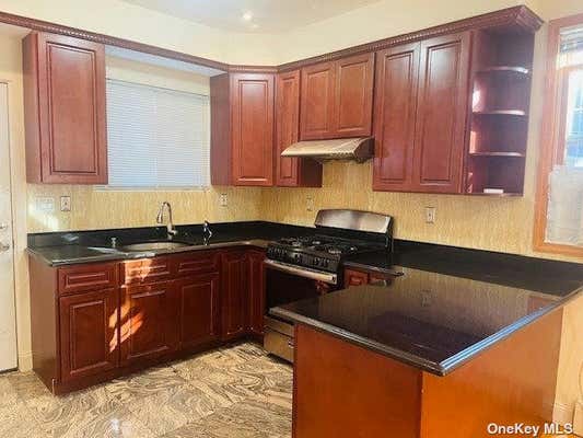 2 beds, 1 bath, 850 sqft, $2,700