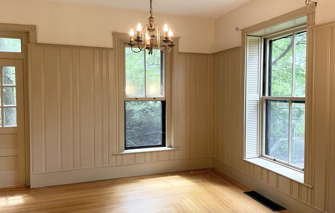 242 WALNUT ST