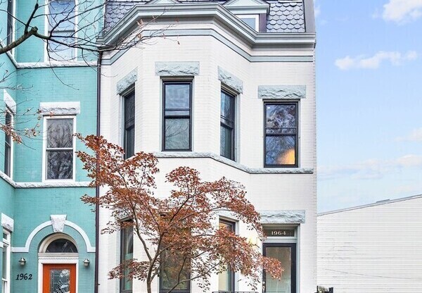 1964 2 ST NW