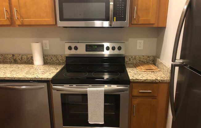 Studio, 1 bath, 500 sqft, $825, Unit H 105