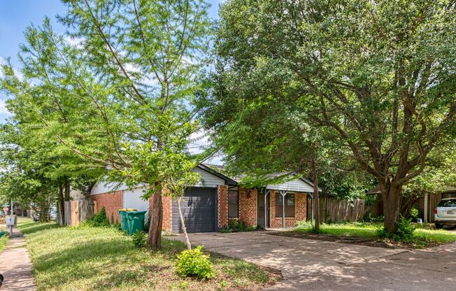 Charming home in Cedar Hill, Move in ready!
