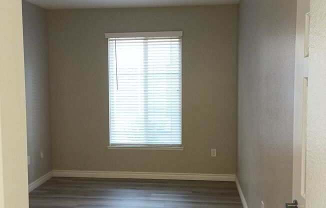 2 beds, 2 baths, 1,137 sqft, $1,599, Unit Las Vegas Blvd. 1239