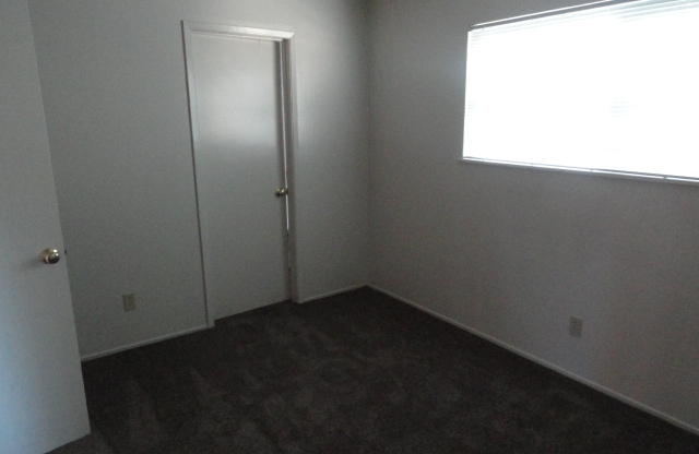 1 bed, 1 bath, 400 sqft, $1,750, Unit 01