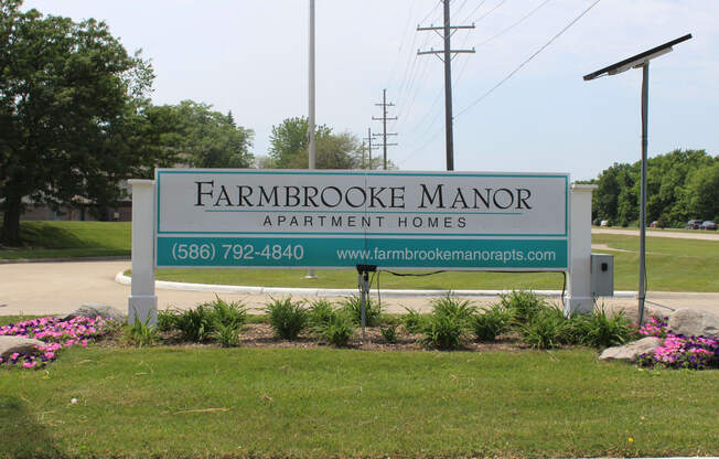 Farmbrooke Manor Sign