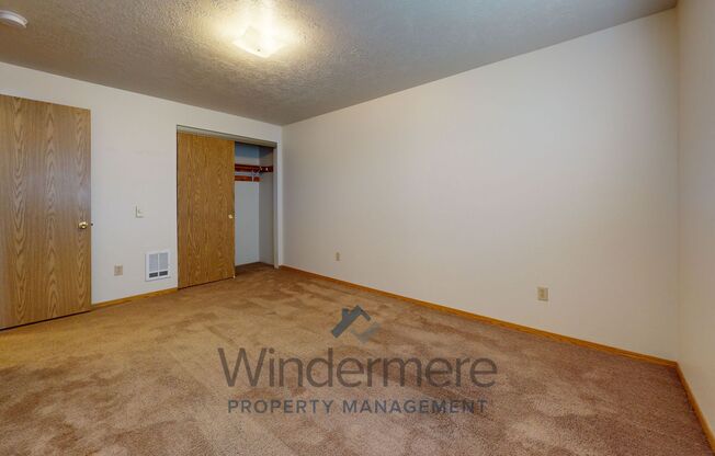 2 beds, 1 bath, 828 sqft, $1,095, Unit 24
