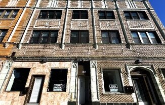 8617 S ASHLAND AVE