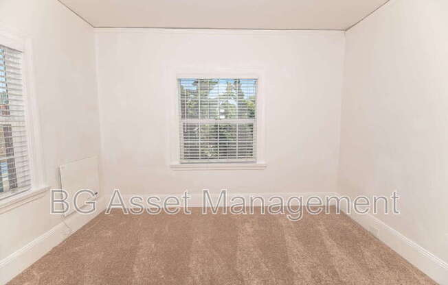 1000 E 33 ST