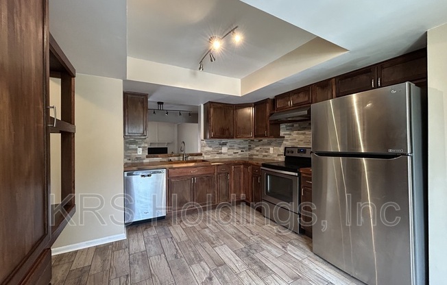 3859 CHIMNEY CRK DR