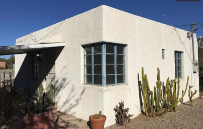2 Bed / 1 Bath Home