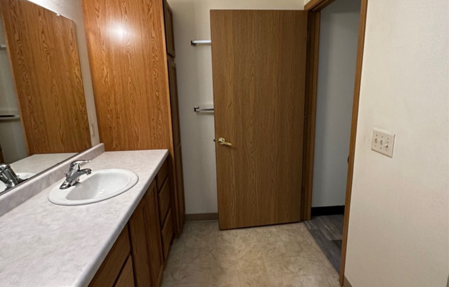3 beds, 2 baths, 1,200 sqft, $1,425, Unit TE218X-246