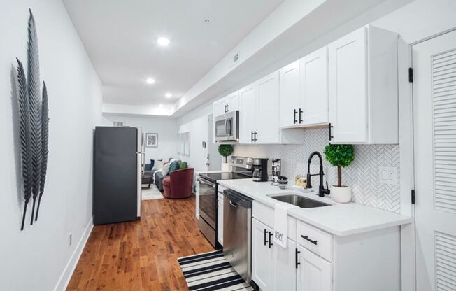 2 beds, 2 baths, 1,025 sqft, $1,425, Unit Unit 2