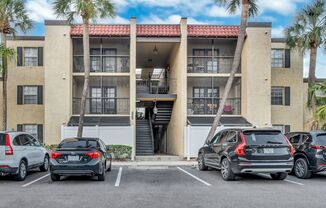 Spacious 1BR/1BA third floor South Tampa Condo located in Sienna Villas