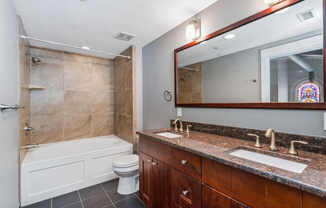 2 beds, 2 baths, 1,672 sqft, $2,850, Unit 211