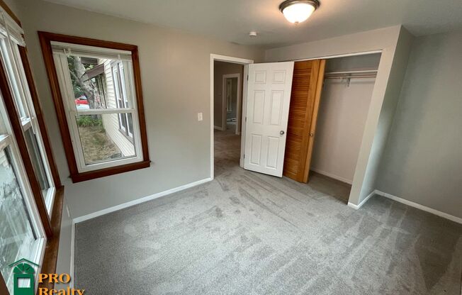 2 beds, 1 bath, $1,595