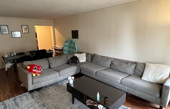 2 beds, 2 baths, 1,000 sqft, $3,900, Unit 1002